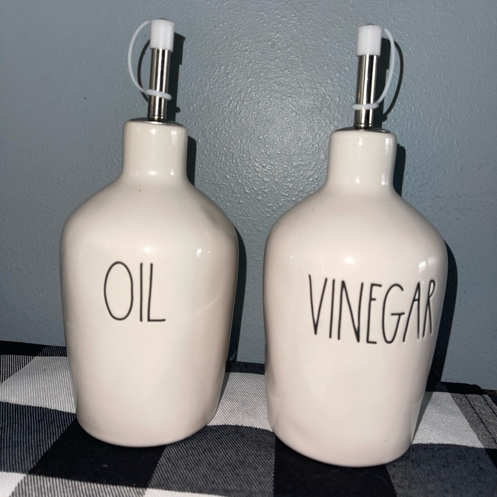 Rae Dunn Oil and Vinegar